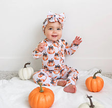 Load image into Gallery viewer, The Holiday Zippee