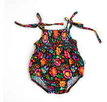 Load image into Gallery viewer, Gigi & Max Button Bubble